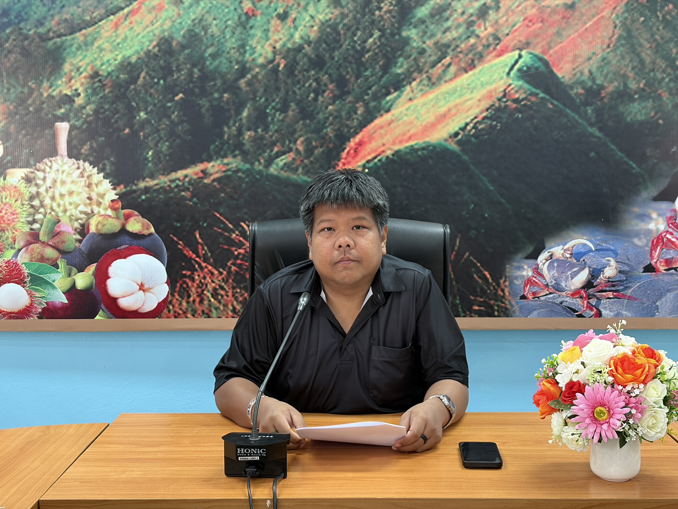 พช.ทองผาภูมิ นำทีมประชุมเชิงปฏิบัติการส่งเสริมการบูรณาการกลไกการขับเคลื่อนการขจัดความยากจนระดับพื้นที่