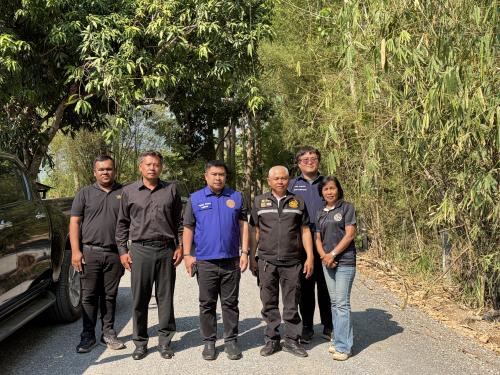 นายอำเภอทองผาภูมิ ลงพื้นที่ตรวจฝายชะลอน้ำบ้านองธิ