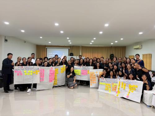 พช.ทองผาภูมิ นำทีมคณะทำงานกองทุนพัฒนาบทบาทสตรี ร่วมโครงการเพิ่มประสิทธิภาพการปฏิบัติงานกองทุนพัฒนาบทบาทสตรีแก่กลไกการขับเคลื่อนระดับจังหวัด